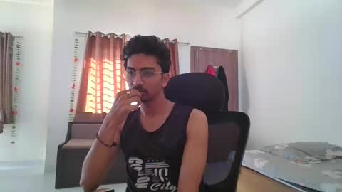 maskboyz2003 online show from February 5, 2025, 3:55 am