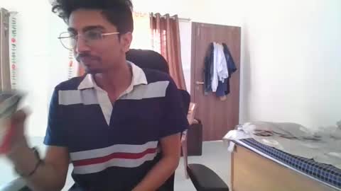 maskboyz2003 online show from February 9, 2025, 3:22 am