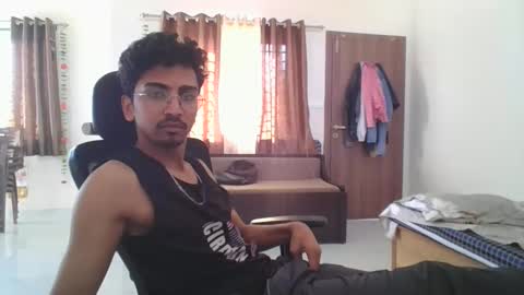 maskboyz2003 online show from February 10, 2025, 3:46 am