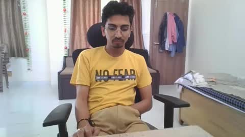 maskboyz2003 online show from February 10, 2025, 8:09 am