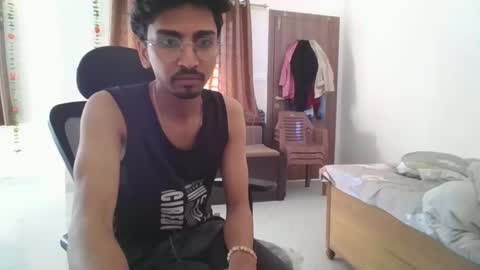 maskboyz2003 online show from February 13, 2025, 4:22 am