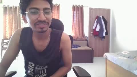 maskboyz2003 online show from February 15, 2025, 4:47 am