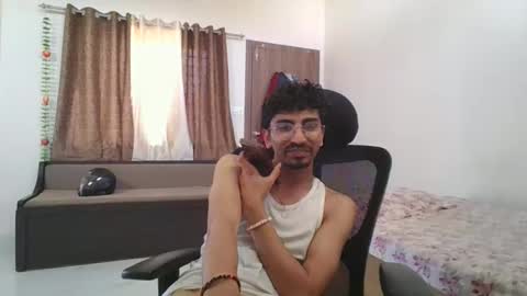 maskboyz2003 online show from February 19, 2025, 10:56 am