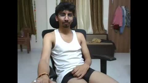 maskboyz2003 online show from February 20, 2025, 5:07 pm