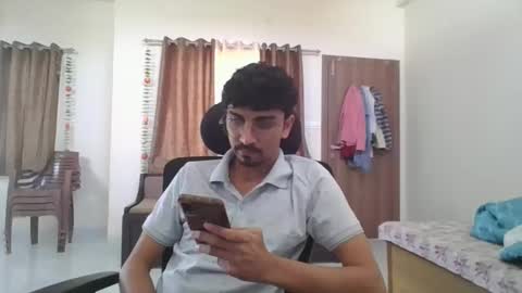 maskboyz2003 online show from February 21, 2025, 8:18 am