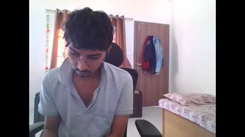 maskboyz2003 online show from February 25, 2025, 3:42 am