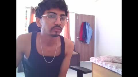 maskboyz2003 online show from February 26, 2025, 2:48 am