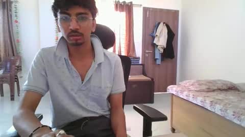 maskboyz2003 online show from March 2, 2025, 2:19 am