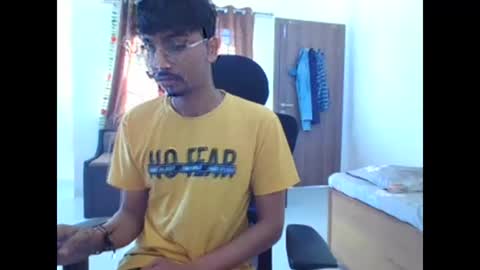 maskboyz2003 online show from March 6, 2025, 3:35 am