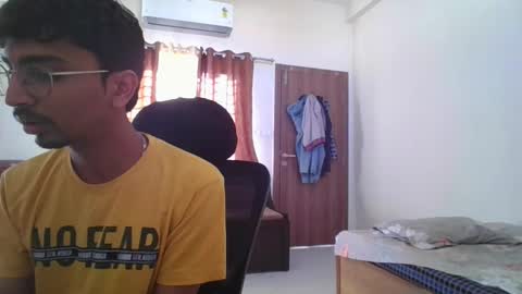 maskboyz2003 online show from March 8, 2025, 3:06 am