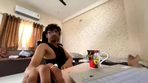 maskboyz2003 online show from October 9, 2025, 2:42 am