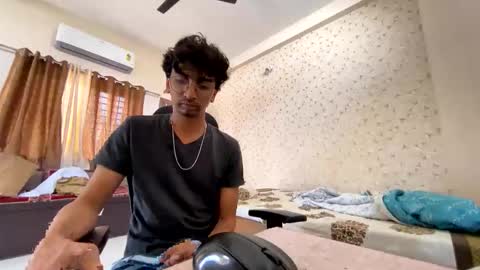 maskboyz2003 online show from October 21, 2025, 5:08 am