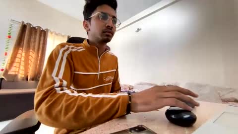 Mask Boy online show from December 17, 2024, 4:12 am