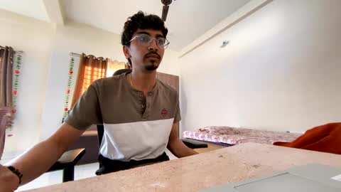 Mask Boy online show from February 27, 2025, 2:53 am