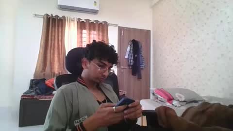 Mask Boy online show from November 25, 2025, 3:50 am