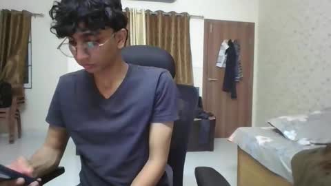 Mask Boy online show from December 18, 2025, 6:03 pm