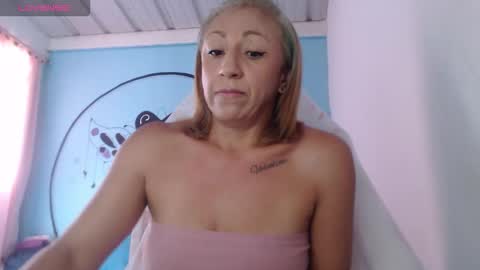 Snapshot of massielferretis chatting on October 17, 2025, 10:12 pm massiel ferreti online show from October 17, 2025, 10:12 pm