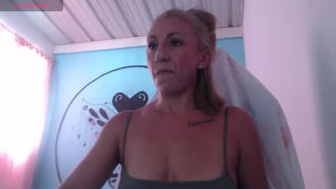 Snapshot of massielferretis chatting on November 10, 2025, 8:41 pm massiel ferreti online show from November 10, 2025, 8:41 pm