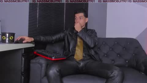 I am Massimo online show from November 14, 2025, 12:59 pm