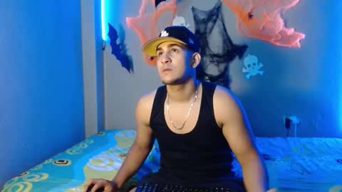 massimo_vidal online show from October 25, 2025, 5:19 pm