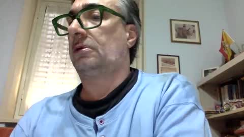 Snapshot of massimoxsempre chatting on December 4, 2024, 12:03 pm massimoxsempre online show from December 4, 2024, 12:03 pm