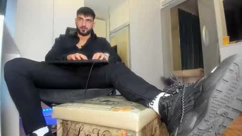 Snapshot of master9four chatting on October 5, 2025, 10:57 am Matthew online show from October 5, 2025, 10:57 am