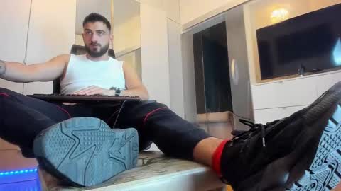 Snapshot of master9four chatting on October 16, 2025, 7:37 pm Matthew online show from October 16, 2025, 7:37 pm