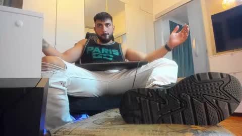 Snapshot of master9four chatting on October 19, 2025, 8:09 pm Matthew online show from October 19, 2025, 8:09 pm