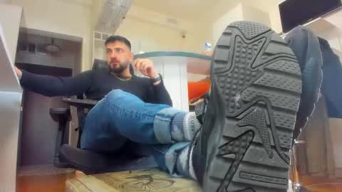 Snapshot of master9four chatting on November 12, 2025, 8:30 pm Matthew online show from November 12, 2025, 8:30 pm