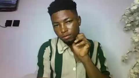 Snapshot of master_kael chatting on December 14, 2025, 12:49 am Master Kael online show from December 14, 2025, 12:49 am