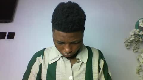 Snapshot of master_kael chatting on December 15, 2025, 3:00 am Master Kael online show from December 15, 2025, 3:00 am