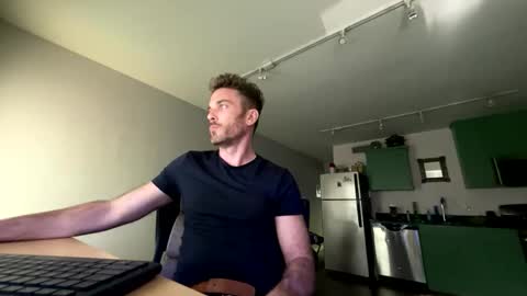 Snapshot of master_louie chatting on November 3, 2025, 7:48 pm muskyjockdick online show from November 3, 2025, 7:48 pm