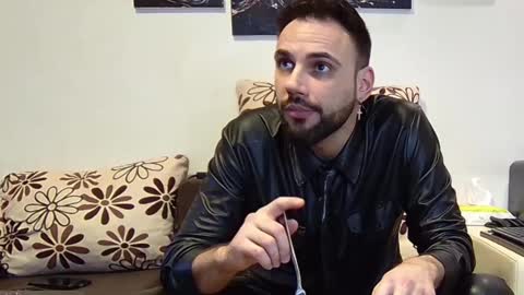 Snapshot of master_roberto333 chatting on February 16, 2025, 8:33 pm SIR online show from February 16, 2025, 8:33 pm