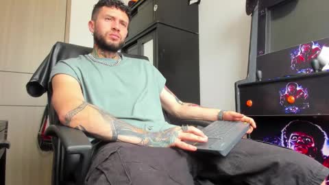 Snapshot of master_steven_01 chatting on February 28, 2025, 3:26 pm steven online show from February 28, 2025, 3:26 pm