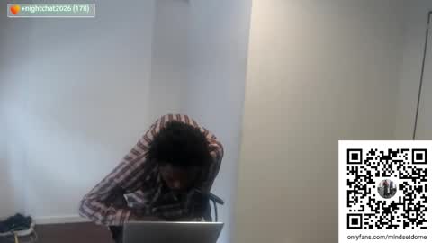 Snapshot of masterdomfuck chatting on November 4, 2025, 6:29 pm Masterdomfuck online show from November 4, 2025, 6:29 pm