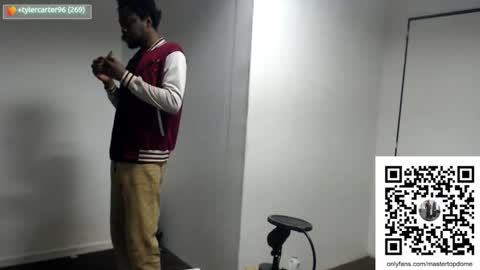 Snapshot of masterdomfuck chatting on November 27, 2025, 11:07 pm Masterdomfuck online show from November 27, 2025, 11:07 pm