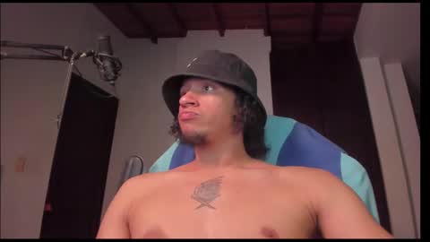Snapshot of masterjuanc chatting on February 20, 2025, 5:23 am Juan Independent Model online show from February 20, 2025, 5:23 am