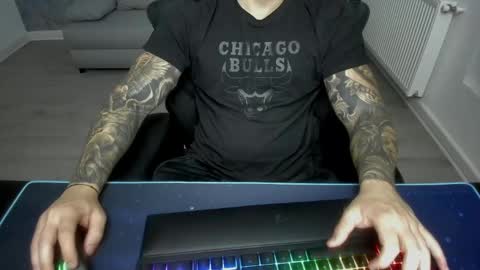 Snapshot of masterkingmuscle chatting on January 14, 2025, 9:41 pm masterkingmuscle online show from January 14, 2025, 9:41 pm