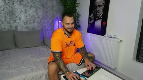 Snapshot of masterkingmuscle chatting on September 17, 2025, 8:21 pm masterkingmuscle online show from September 17, 2025, 8:21 pm