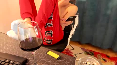 Snapshot of mastermiko chatting on December 5, 2024, 11:40 pm Silly Rabbit online show from December 5, 2024, 11:40 pm