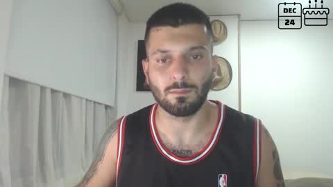 Snapshot of masterofinfatuation chatting on December 23, 2024, 12:35 am   online show from December 23, 2024, 12:35 am