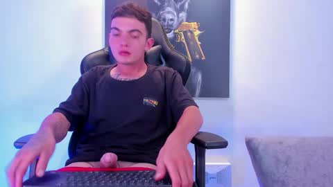 Snapshot of masters_boys chatting on November 28, 2025, 4:20 pm KONAN online show from November 28, 2025, 4:20 pm