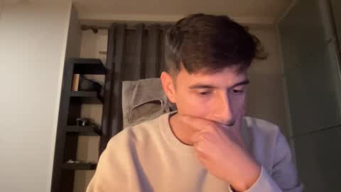 Snapshot of matahavi chatting on October 26, 2025, 5:52 pm Aaron online show from October 26, 2025, 5:52 pm