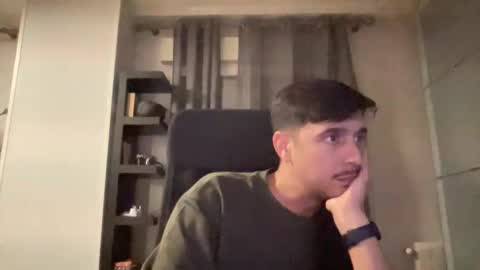 Aaron online show from November 2, 2025, 9:28 pm