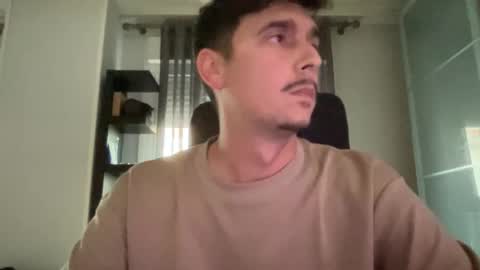 Aaron online show from November 11, 2025, 4:29 pm