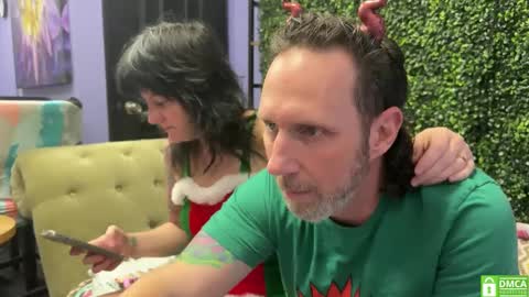 Snapshot of matchingtracksuits chatting on January 3, 2025, 11:44 pm Jer and Kel online show from January 3, 2025, 11:44 pm