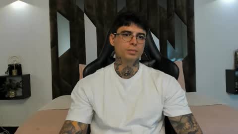 mateo_dilucajs1 online show from September 30, 2025, 7:19 pm