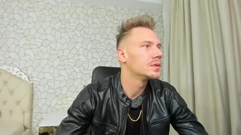 MateoBenjamin online show from December 21, 2024, 4:57 pm