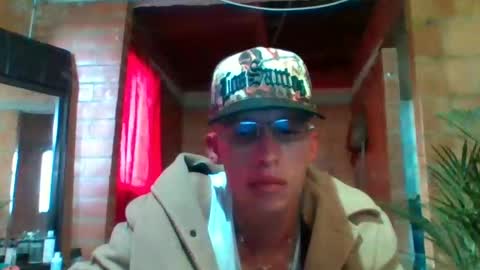 alamora online show from November 9, 2025, 8:51 pm