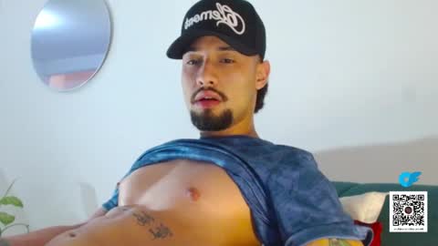 Snapshot of mathew444 chatting on December 14, 2025, 3:06 pm STRURIBE ON INSTAGRAM online show from December 14, 2025, 3:06 pm